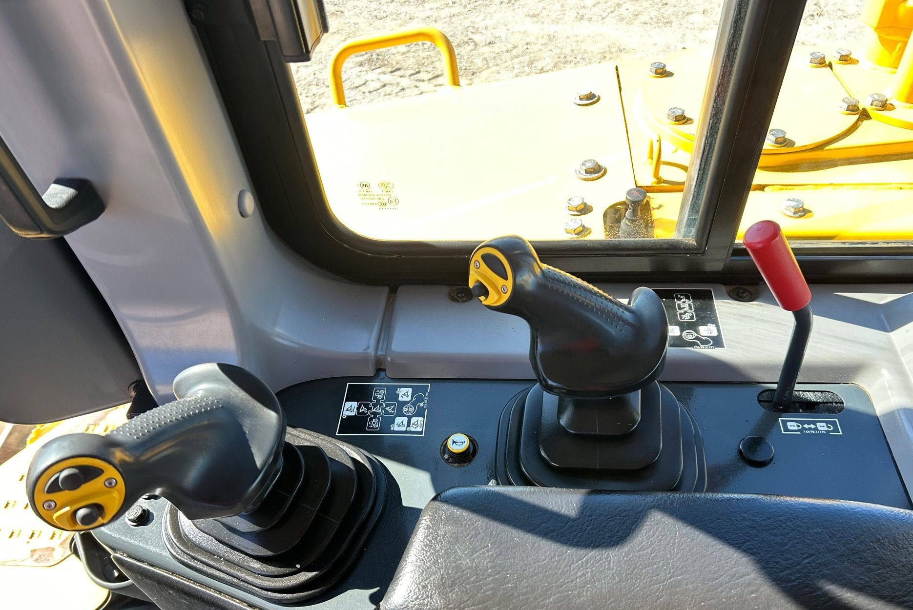 2020 Komatsu D155AX-8 Crawler Dozer - Image 13